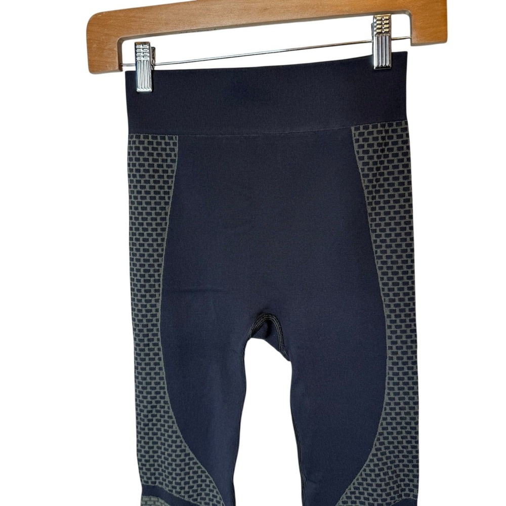 Lululemon About That Base Tight in Black / Slate size‎ 4 - Picture 5 of 7